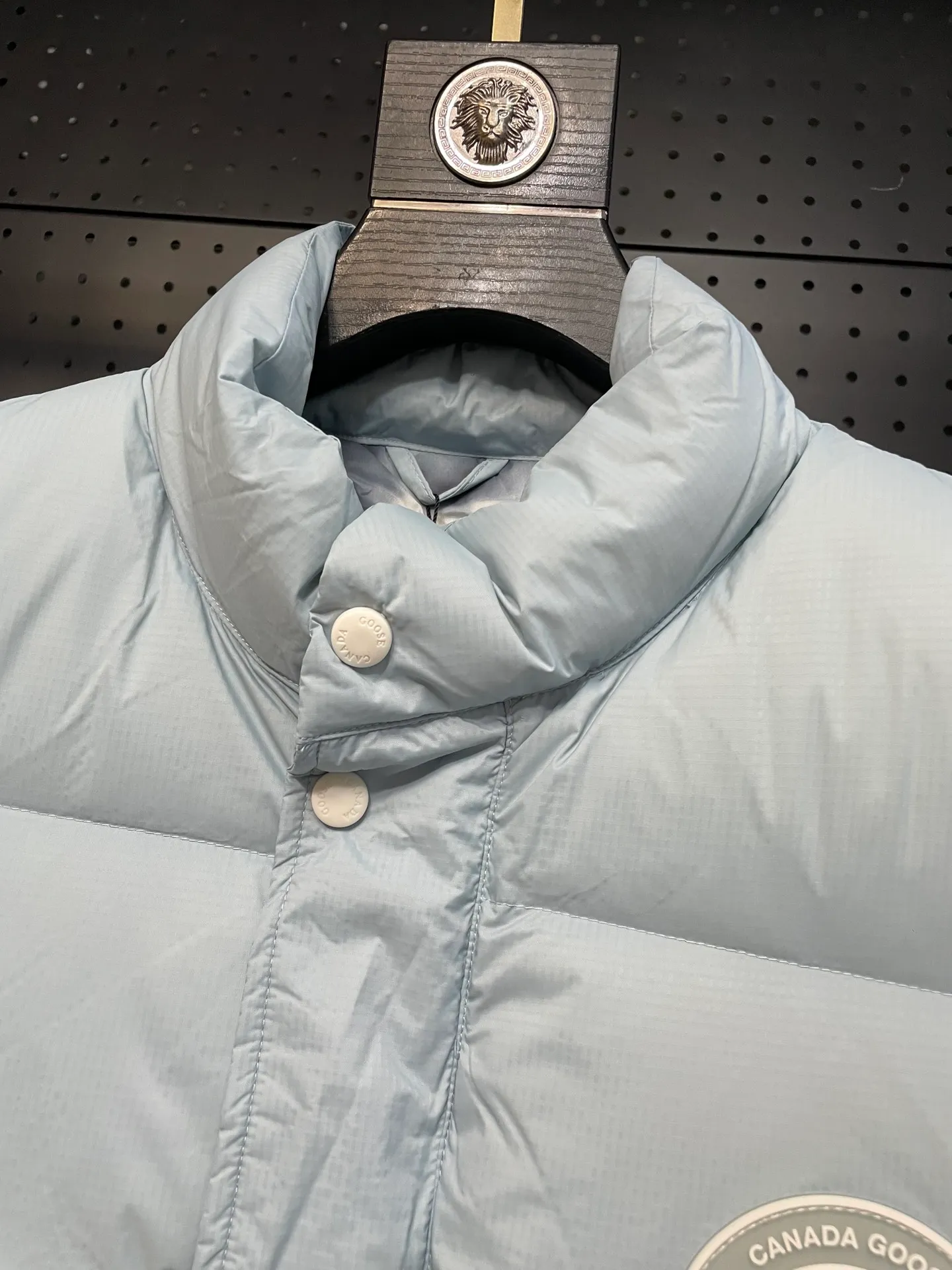 Canadagoose/ 21Ss ❗️ New Arrival“ Series” Canada Goose New Arrival“Northern Lights” ！ ， ， ！ ： 1⃣ 9500-100%nylon 2⃣ YKK ， 3⃣ 80% ，（zp 80% / 90% ） ： 1⃣ /9500-100%nylon 100% 100% , 、 ZP ， 。 2⃣ 80% ， （30 ） 。 。 ： ， 。 ， ， 。 Size:XS-2XL :Purple. . .Black.Royal Blue .Dark Blue